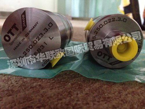 OTT-JAKOB夾具中自動夾具可分為SK、HKS、PSC等幾個系列。在經過標準化后，HSK已成為機床技術領域的標準接口。隨著表面和錐銷設備的相互匹配，HSK夾持系統可為高精度加工效果提供理想前提，并確保微米范圍內的持續一致性。相比于SK，HSK的結構更短、更輕，由此可以更為快速地進行換刀，并可實現更高的轉速。得益于高度的拉力、出色的剛性和最佳扭矩傳遞，HSK同樣適用于中型切削加工。深圳市華聯歐國際貿易有限公司專業代理進口OTT-JAKOB夾具全系列產品，公司于2015年成立德國分公司，原廠采購，價格上更有優勢。我們致力于以超低的價格為國內客戶引進國外先進的自動化備件，公司成立以來不斷的發展壯大，已成立德國公司及香港公司，為客戶提供進口備件的一站式體驗服務，報價快，價格好，貨期短，所有產品保證原裝正品，假一賠十!我們只做原裝進口產品，我們的目標是要成為客戶唯一信任的企業。歡迎新老客戶詢價咨詢。