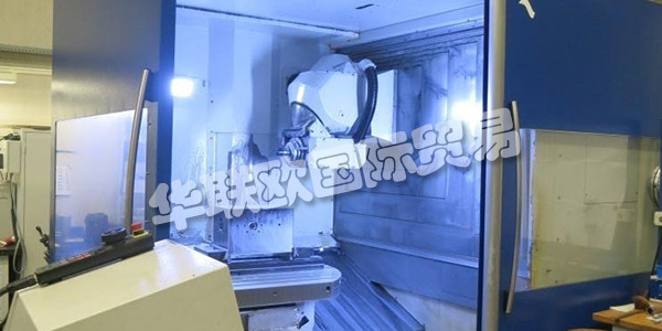 KEMMERICH現位于萊茵河畔的萊茵河畔蒙海姆，緊鄰科隆和杜塞爾多夫的交易會城市及其機場。在那里，大量的傳統以及CNC / PLC控制的金屬加工和加工機床總是可以在2200平方米的加熱展覽區觀看和演示。