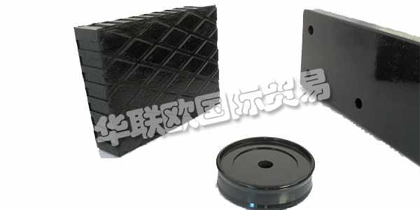 BARBIERI RUBBER的活動始于1967年,當時Angelo Barbieri先生離開了Stranieri Gomma,在同一行業(yè)開展業(yè)務,并開始在他的車庫里生產(chǎn)帶有舊壓縮機的小型橡膠零件。